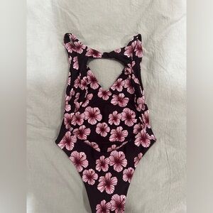 Benoa Sophia One Piece in print Outrigger